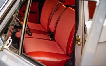 Volga-GAZ-M24-1976-Sedan-29