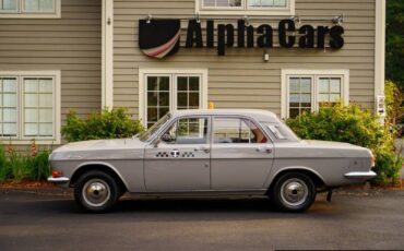 Volga-GAZ-M24-1976-Sedan-3