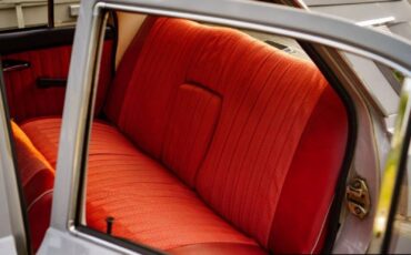 Volga-GAZ-M24-1976-Sedan-30