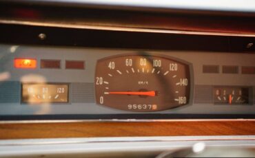 Volga-GAZ-M24-1976-Sedan-39