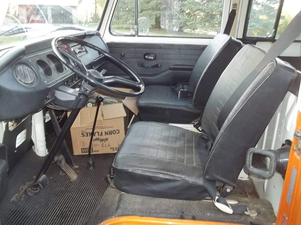 Volkswagen-1973-orange-4