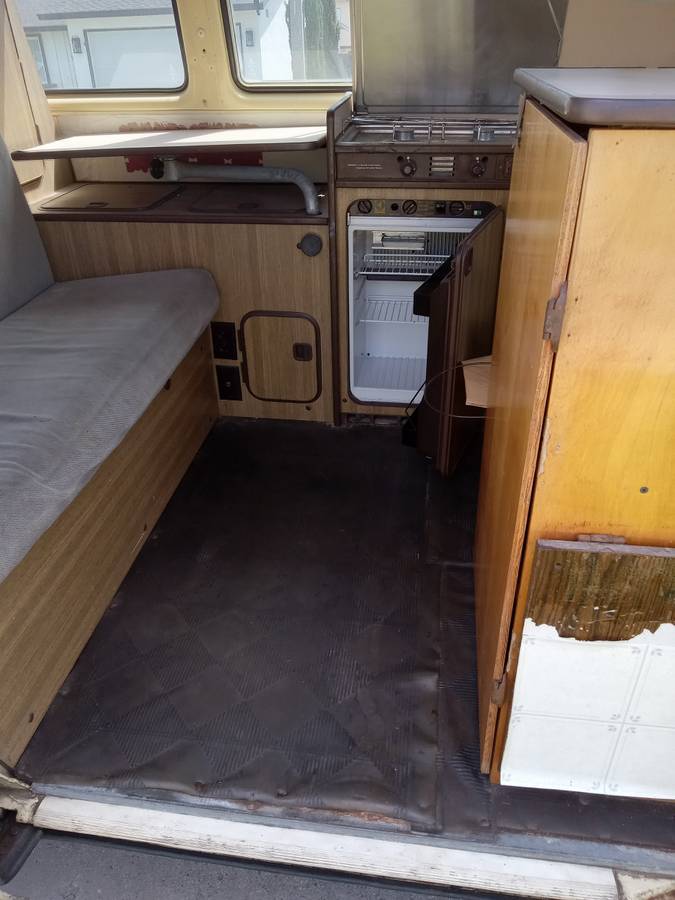 Volkswagen-81-vw-vanagon-westfalia-campert-1980-yellow-12