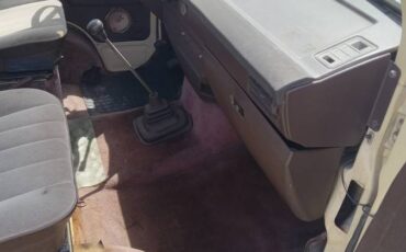 Volkswagen-81-vw-vanagon-westfalia-campert-1980-yellow-6