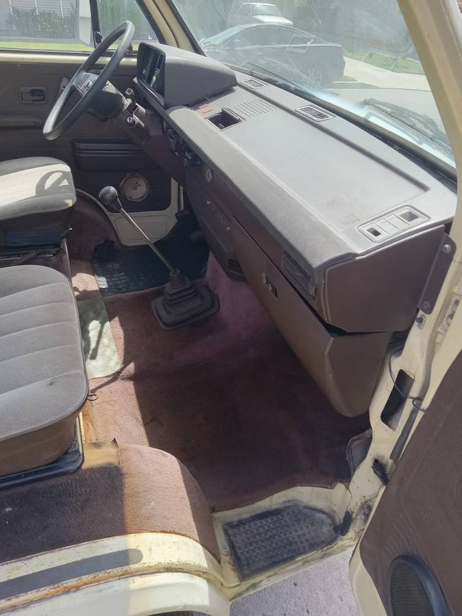 Volkswagen-81-vw-vanagon-westfalia-campert-1980-yellow-6