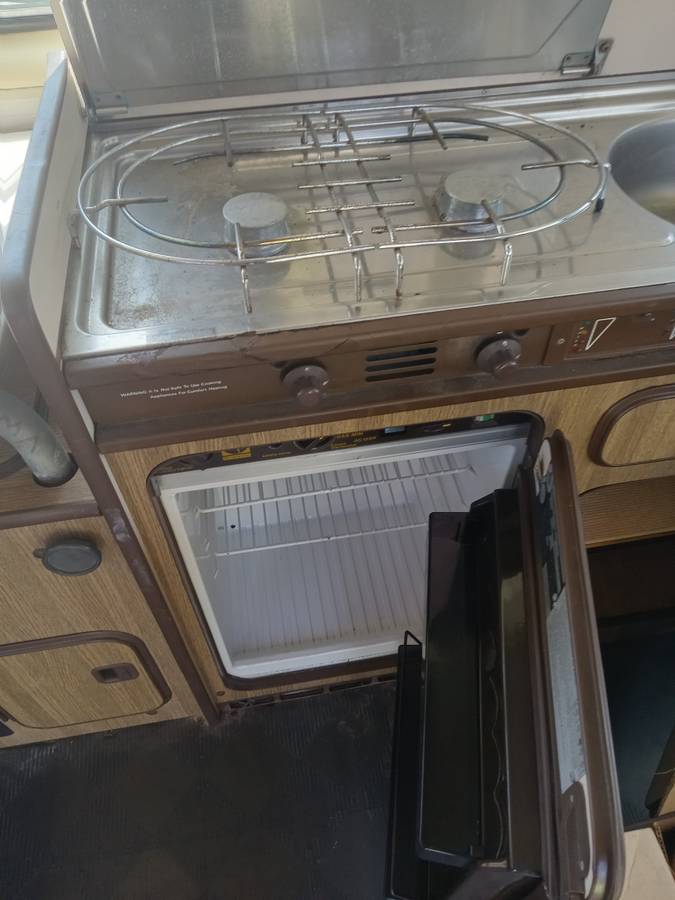Volkswagen-81-vw-vanagon-westfalia-campert-1980-yellow-8