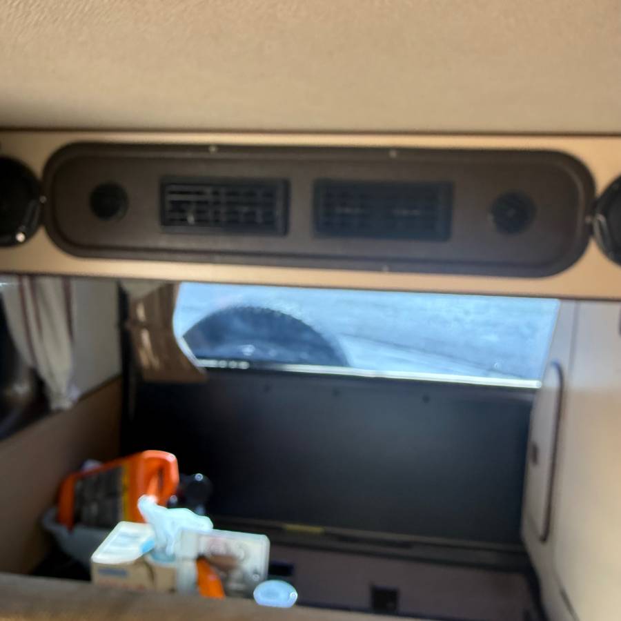 Volkswagen-86-vw-vanawagon-westfilia-1986-grey-13