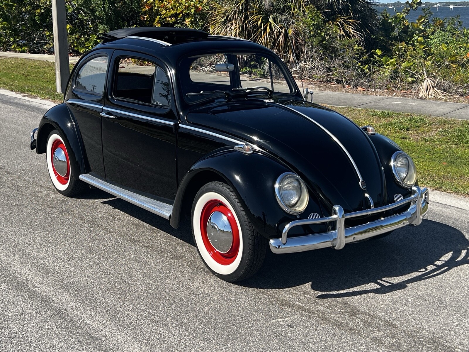 Volkswagen-Beetle-1960-Convertible-13