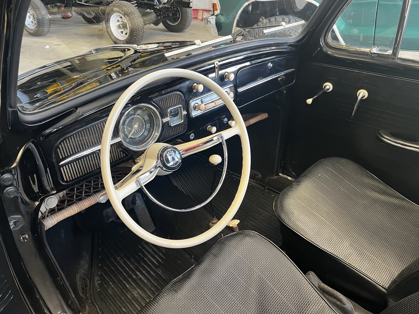 Volkswagen-Beetle-1960-Convertible-22