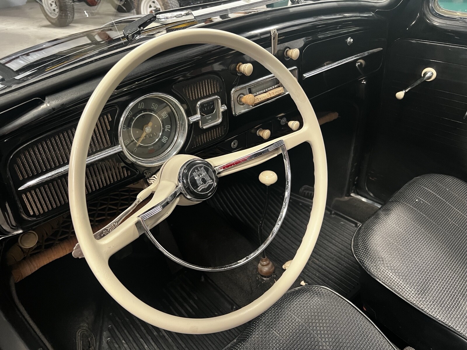 Volkswagen-Beetle-1960-Convertible-23