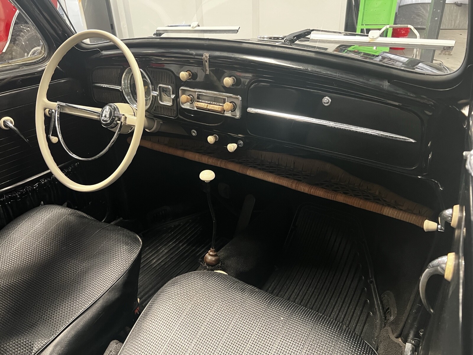 Volkswagen-Beetle-1960-Convertible-27