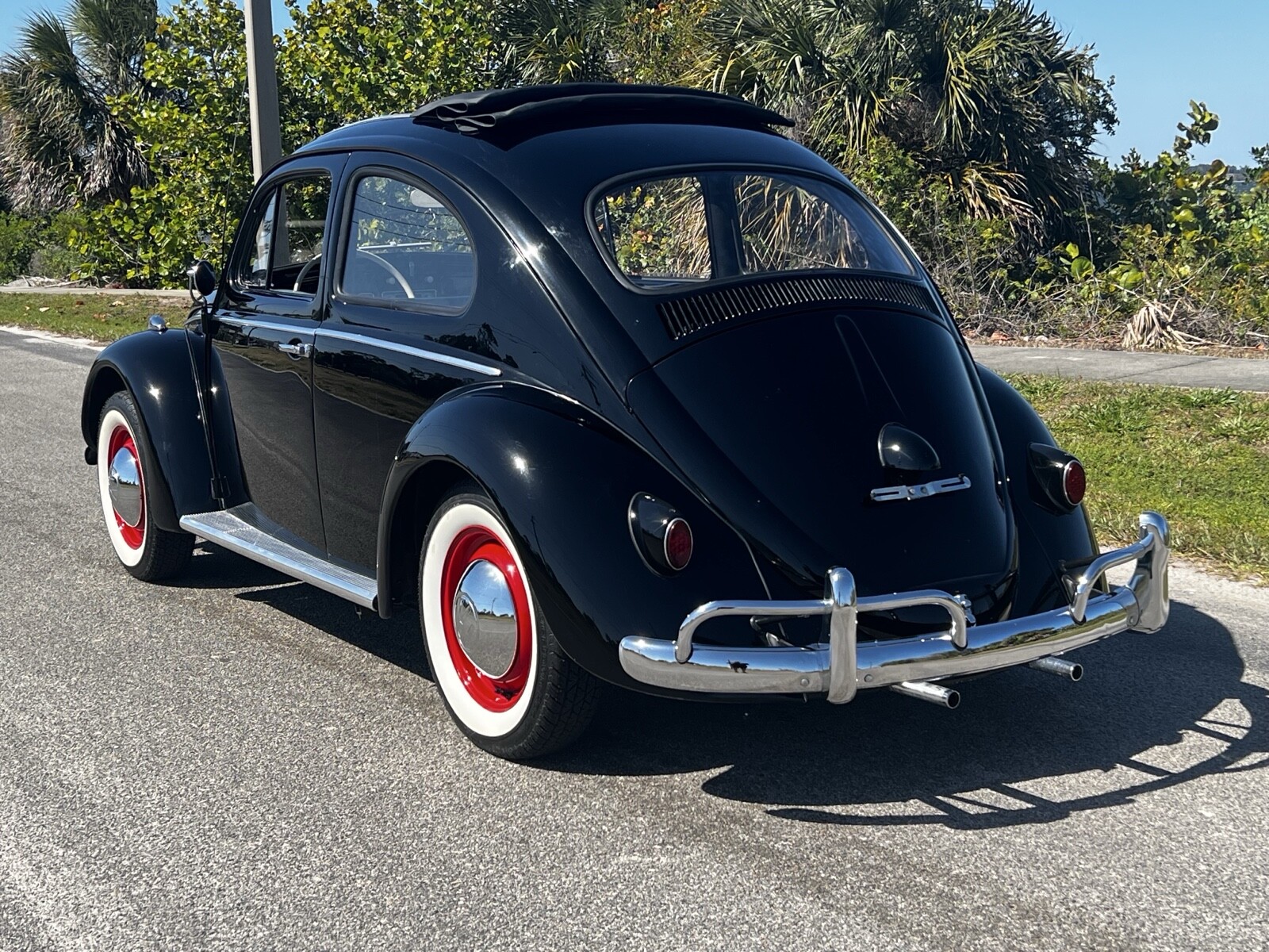 Volkswagen-Beetle-1960-Convertible-4