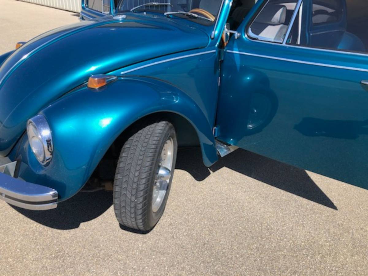 Volkswagen-Beetle-1969-blue-4