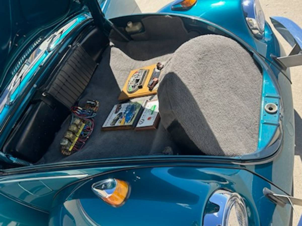 Volkswagen-Beetle-1969-blue-8