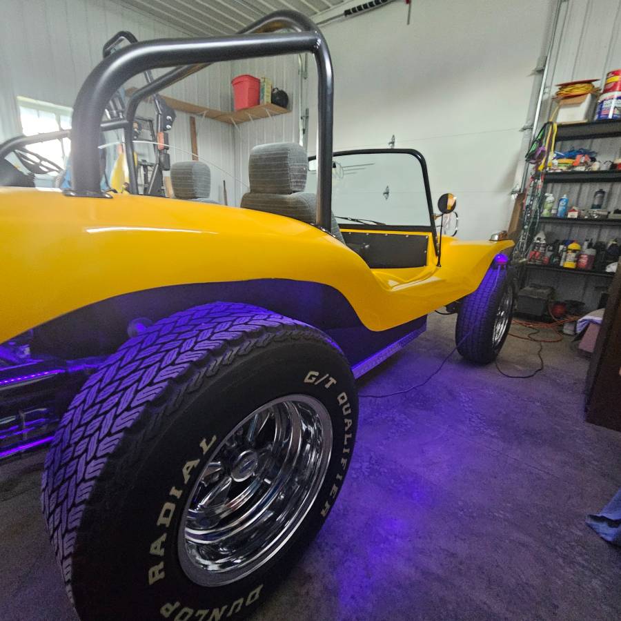 Volkswagen-Beetle-1974-yellow-5