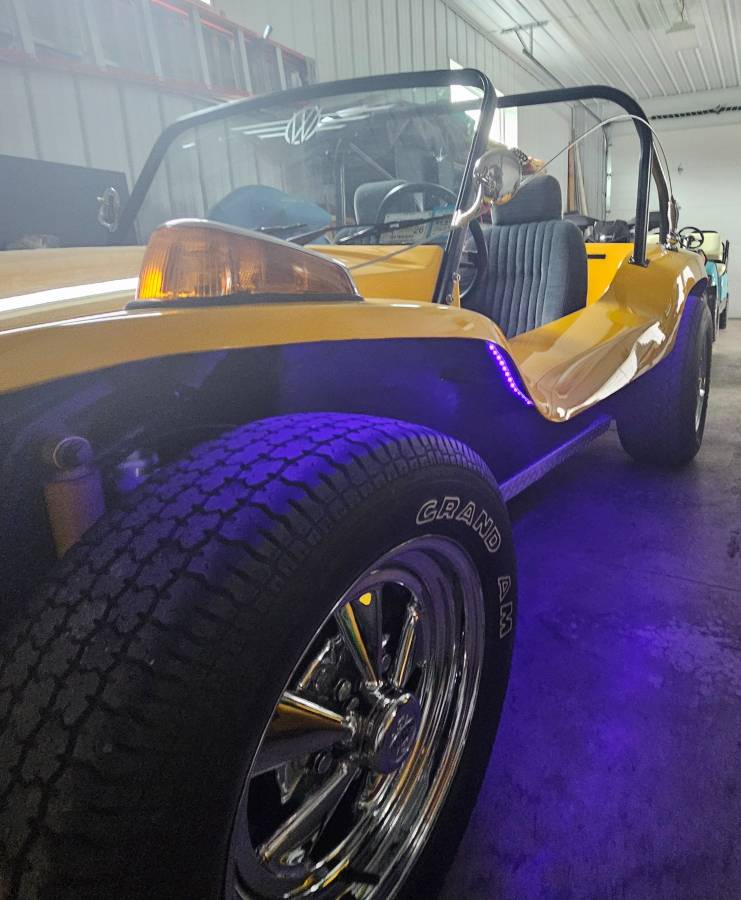 Volkswagen-Beetle-1974-yellow-6