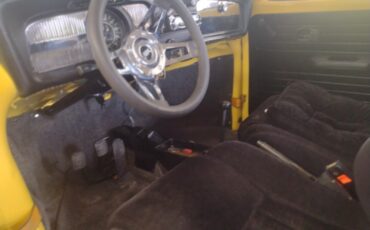 Volkswagen-Beetle-Classic-1973-Compact-3