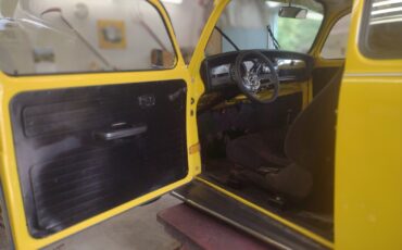 Volkswagen-Beetle-Classic-1973-Compact-4