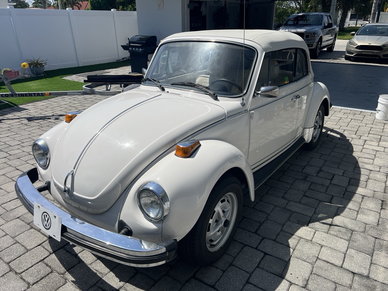 Volkswagen-Beetle-Classic-1978-Convertible-2