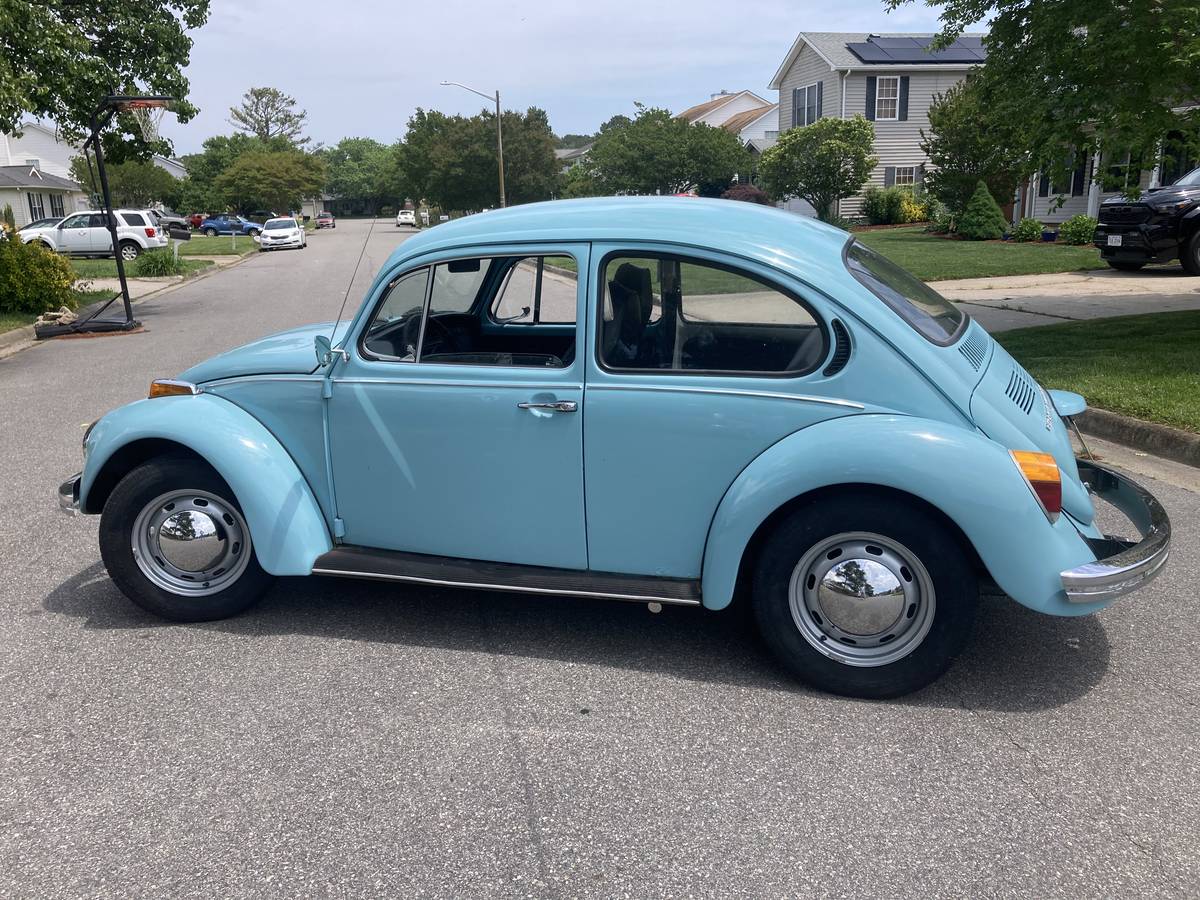 Volkswagen-Beetle-sedan-1973-blue