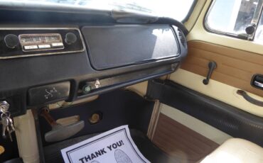 Volkswagen-Bus-1970-custom-10