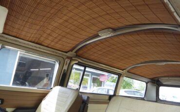 Volkswagen-Bus-1970-custom-14