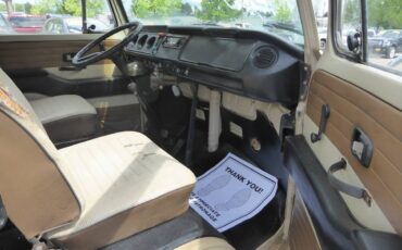 Volkswagen-Bus-1970-custom-16