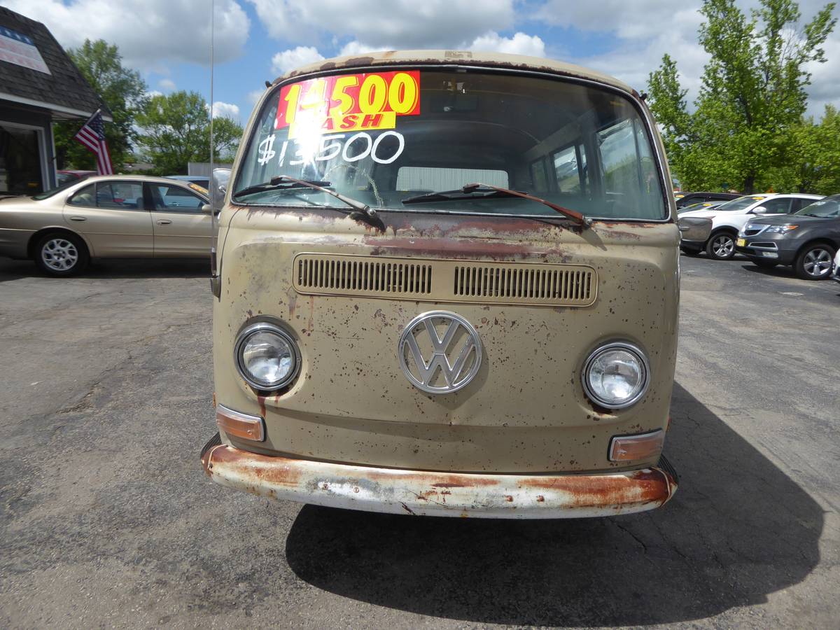 Volkswagen-Bus-1970-custom-2