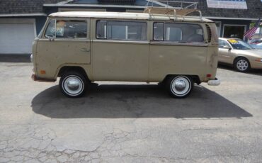 Volkswagen-Bus-1970-custom