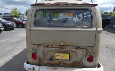 Volkswagen-Bus-1970-custom-5