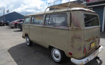 Volkswagen-Bus-1970-custom-6