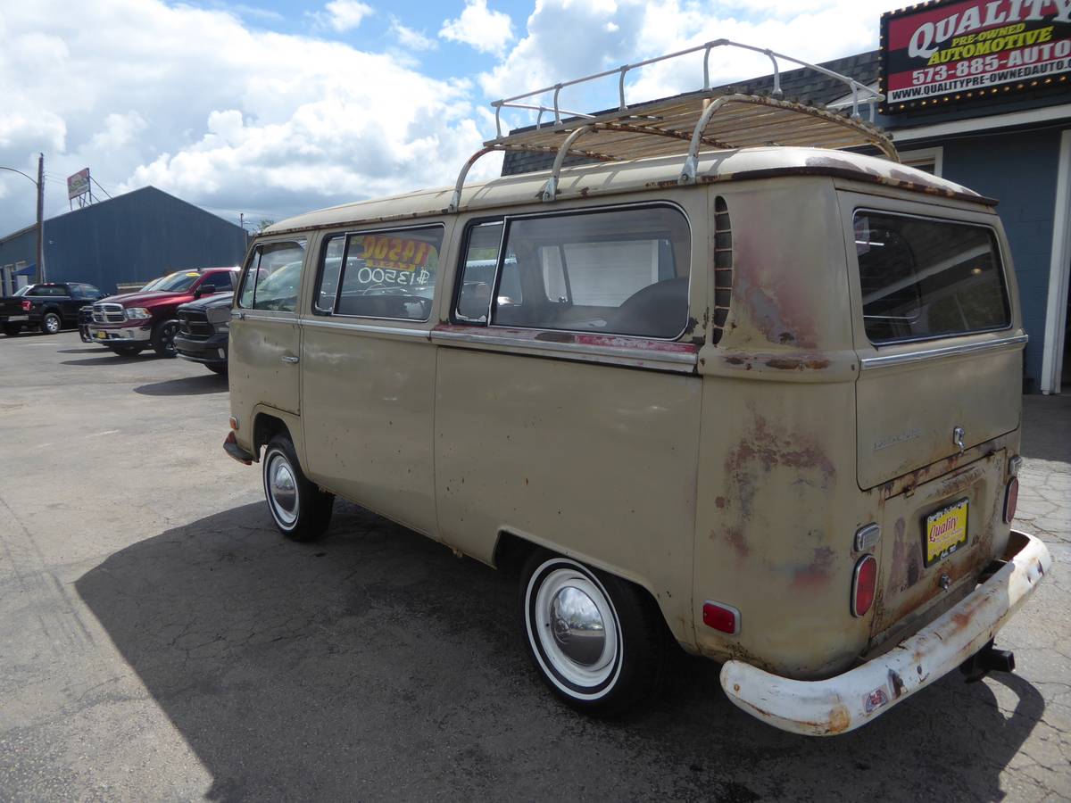 Volkswagen-Bus-1970-custom-6