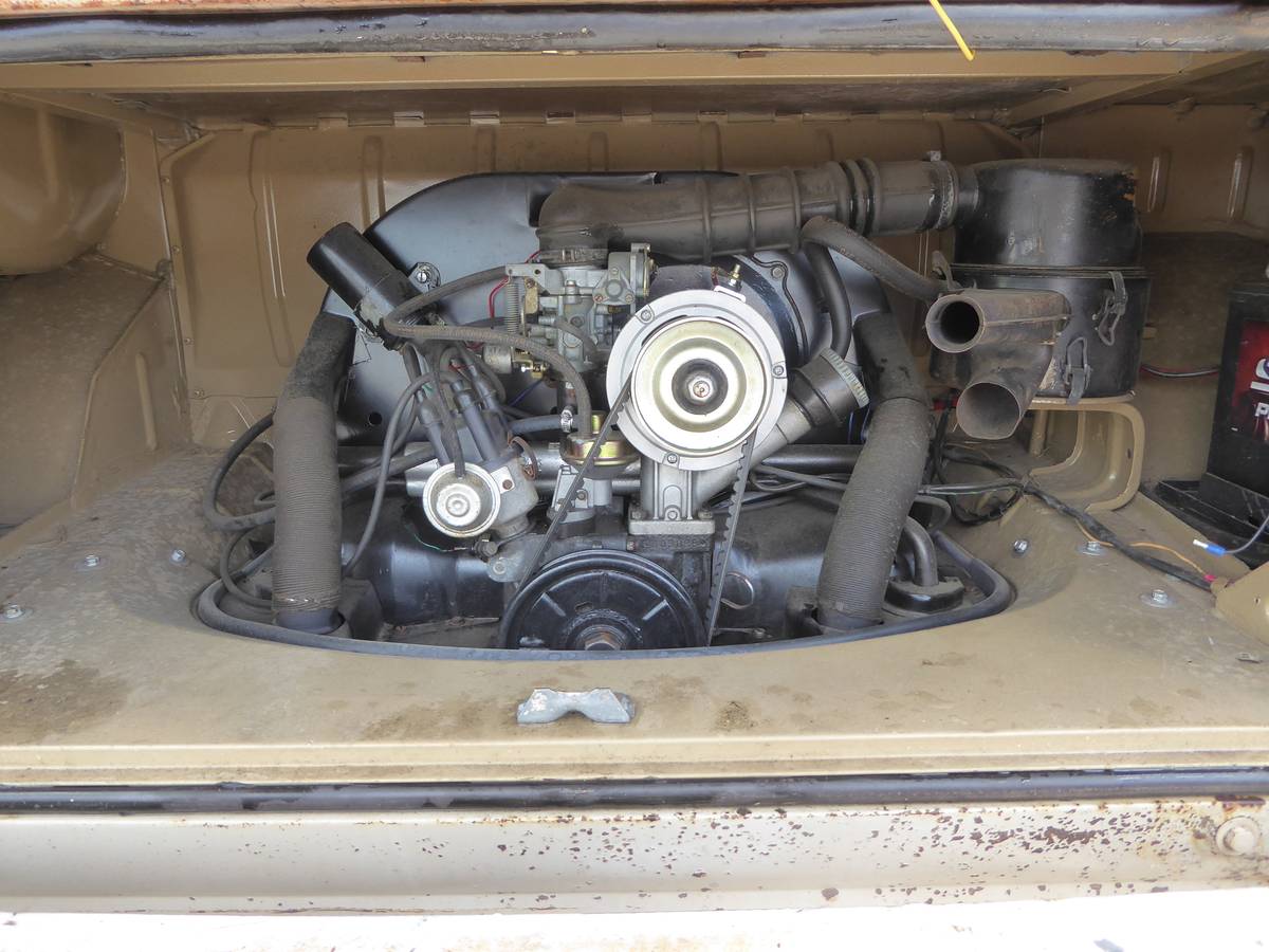 Volkswagen-Bus-1970-custom-9