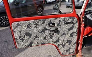 Volkswagen-Bus-1970-orange-10