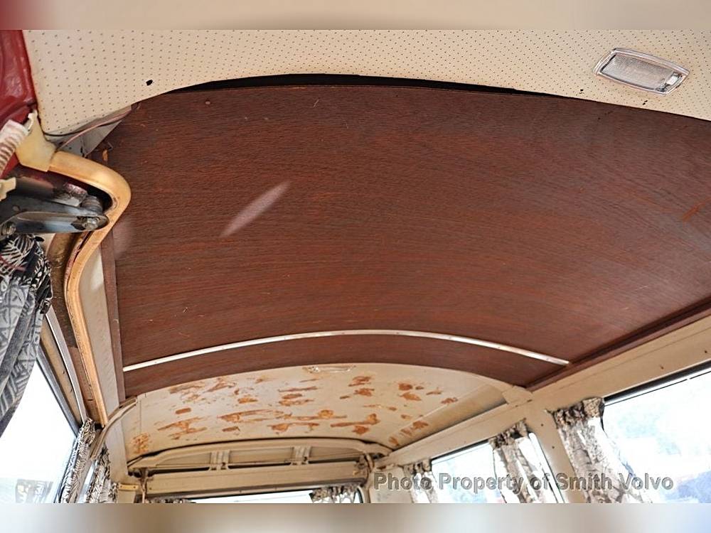 Volkswagen-Bus-1970-orange-16