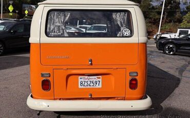 Volkswagen-Bus-1970-orange-3