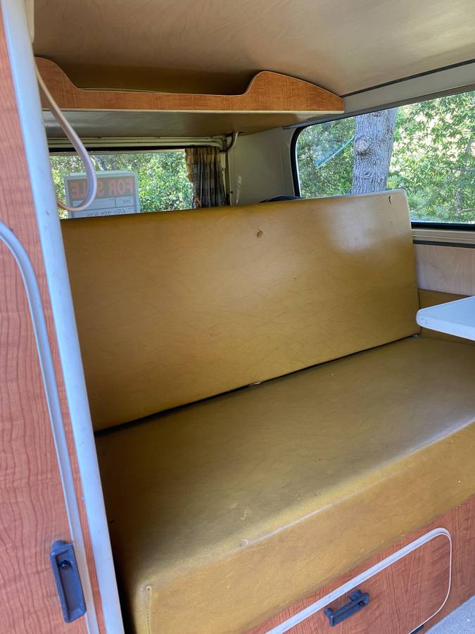 Volkswagen-Bus-1971-3