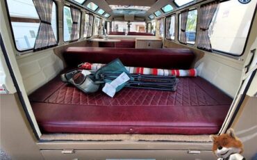 Volkswagen-Bus-23-Window-1974-VanMinivan-14