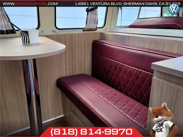 Volkswagen-Bus-23-Window-1974-VanMinivan-25