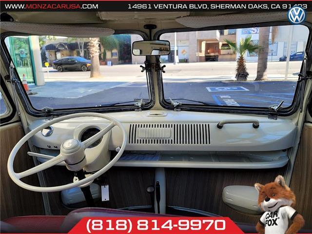 Volkswagen-Bus-23-Window-1974-VanMinivan-30