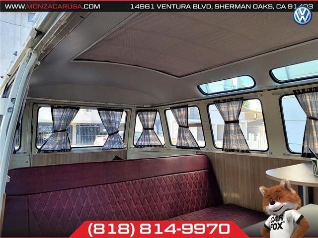 Volkswagen-Bus-23-Window-1974-VanMinivan-32