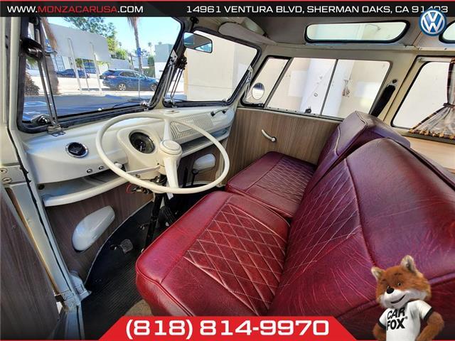 Volkswagen-Bus-23-Window-1974-VanMinivan-4