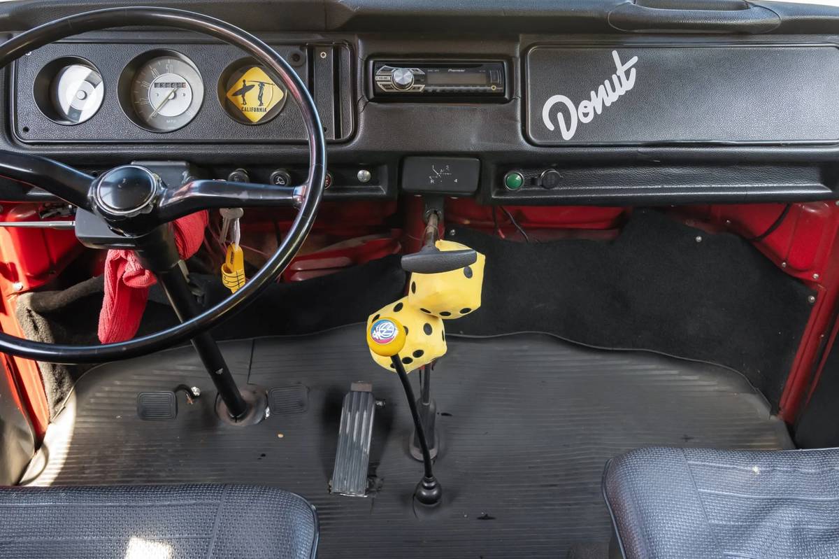 Volkswagen-Bus-type-2-1969-custom-10