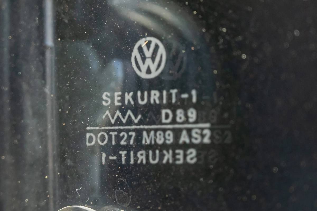 Volkswagen-Bus-type-2-1969-custom-11