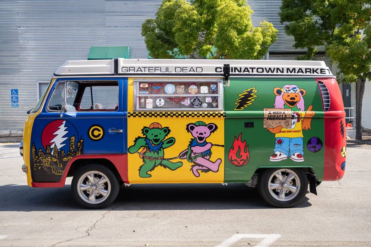 Volkswagen-Bus-type-2-1969-custom-3