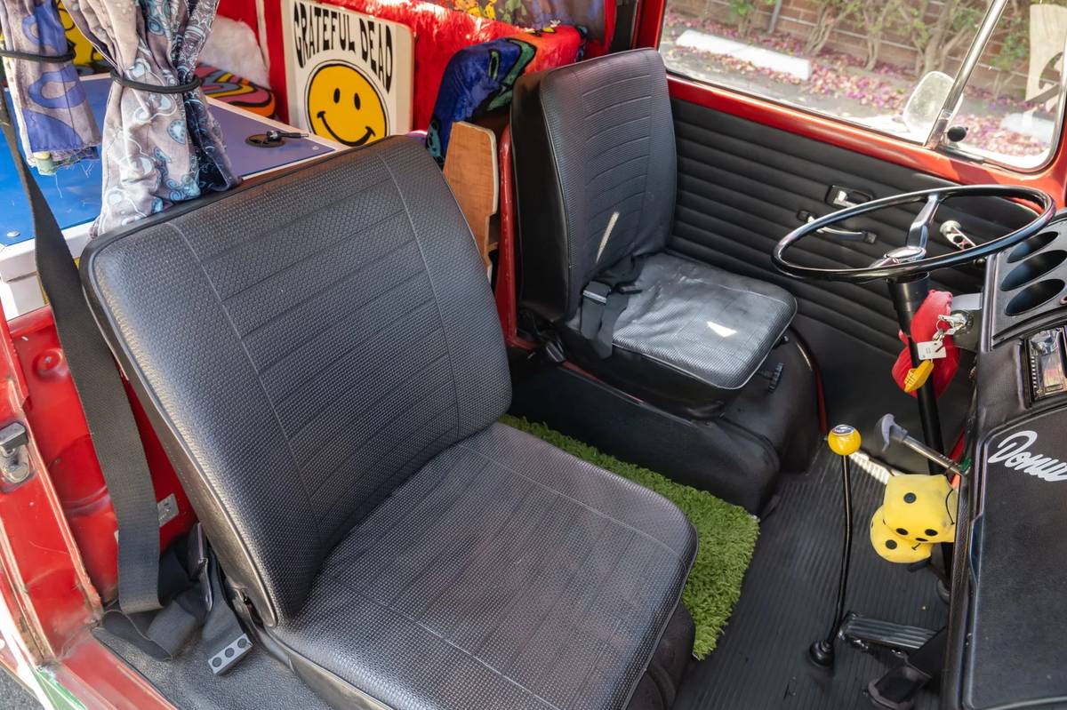 Volkswagen-Bus-type-2-1969-custom-7