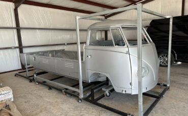 Volkswagen-BusVanagon-1960-Pickup-Truck-1