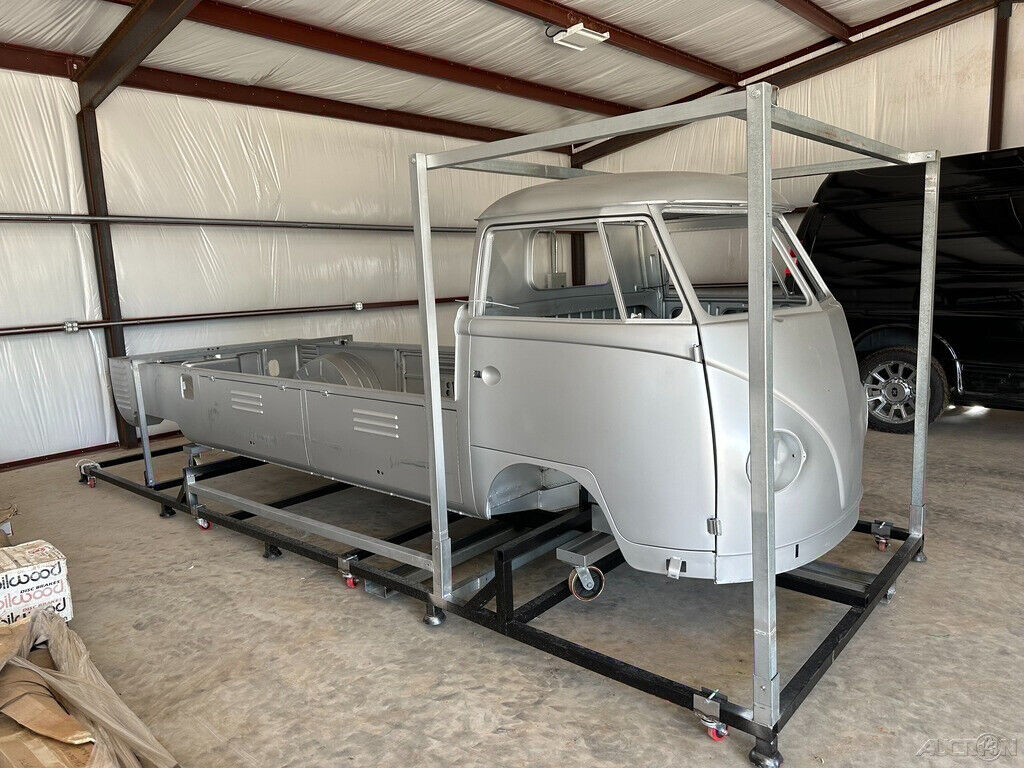 Volkswagen-BusVanagon-1960-Pickup-Truck-1