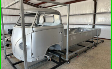 Volkswagen-BusVanagon-1960-Pickup-Truck