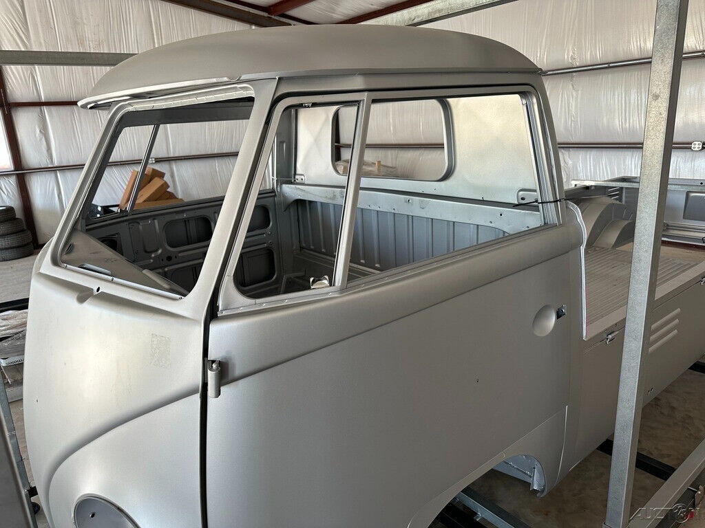 Volkswagen-BusVanagon-1960-Pickup-Truck-5