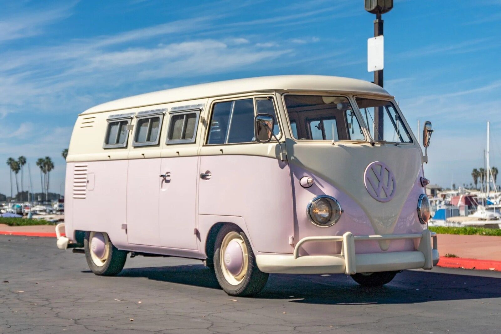 Volkswagen-BusVanagon-1961